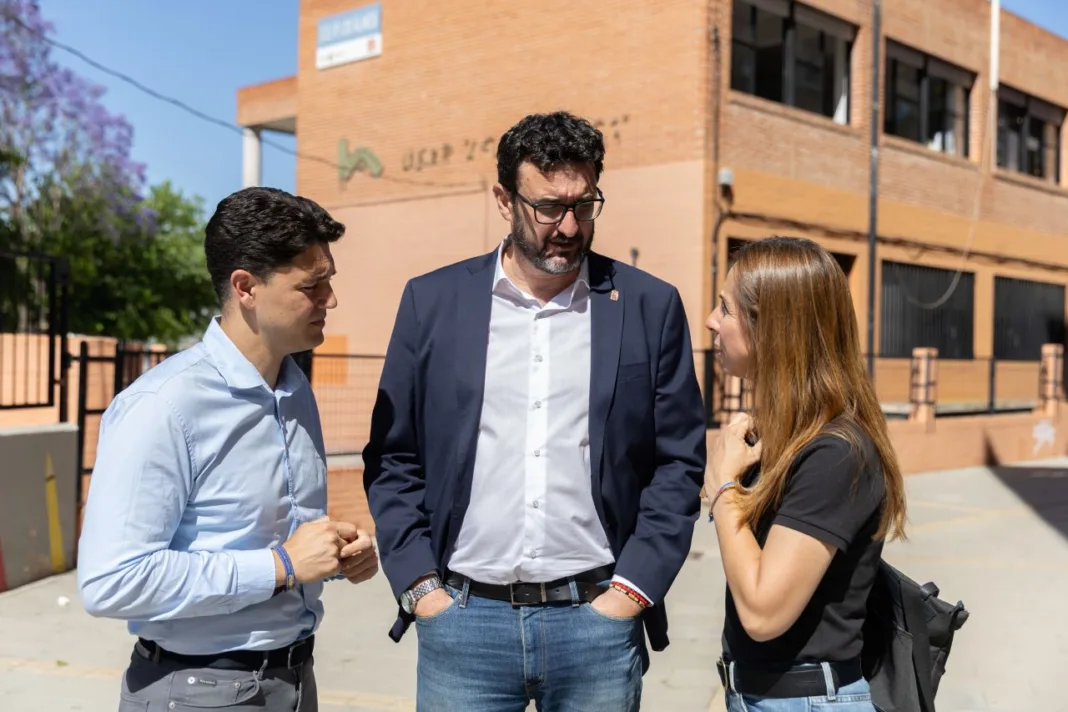 El PSOE acusa a López Miras de poner “en riesgo” la salud en las aulas públicas