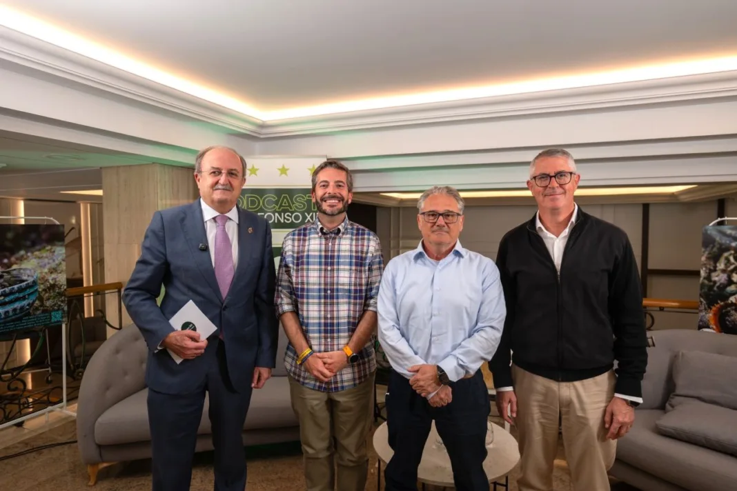 El Alfonso XIII une divulgación marina y patrimonio local en su podcast