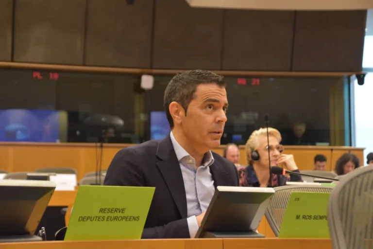 Europa mantiene abierta la denuncia vecinal por el vertedero tóxico de Torreciega