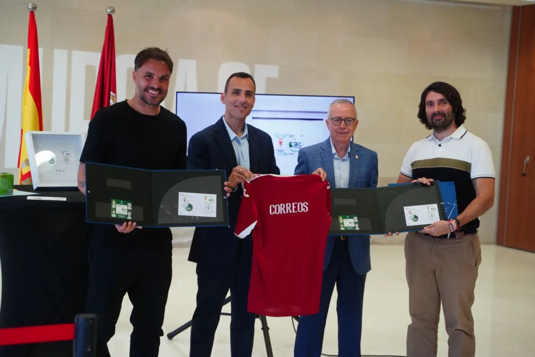 Correos dedica un sello al centenario del Real Murcia CF