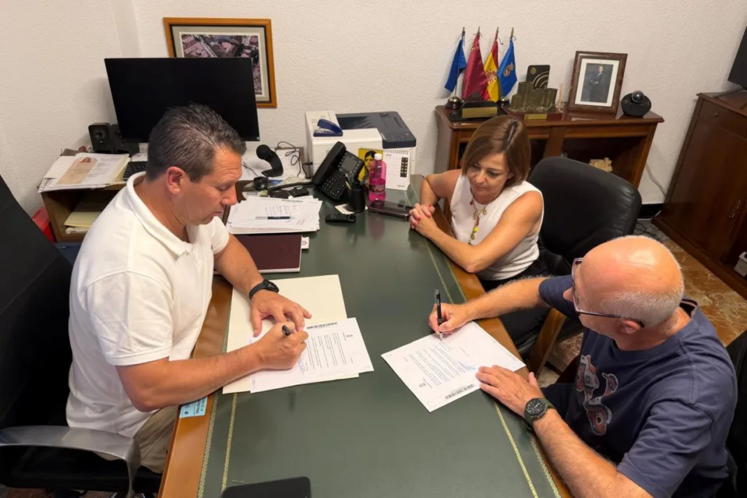 Mula renueva su apoyo al comercio local con un nuevo convenio con ACOHOMUL