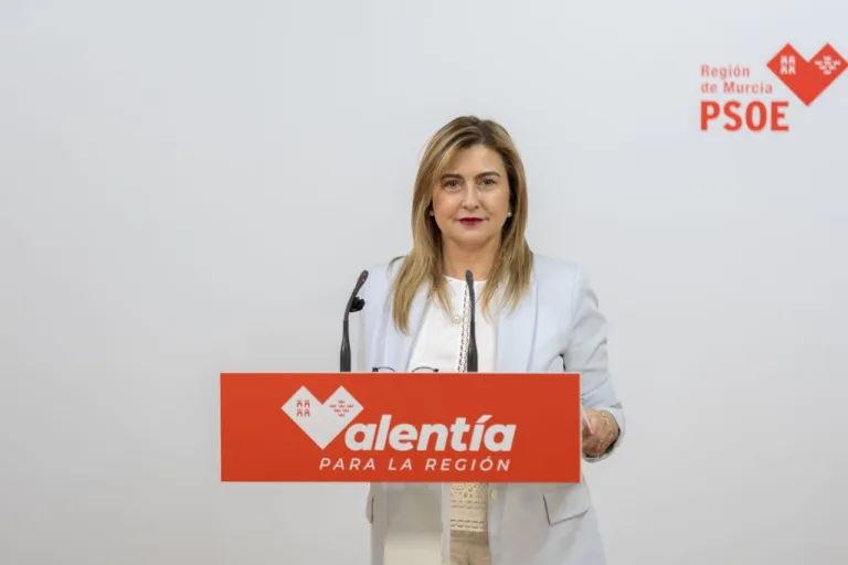 López Miras afronta el Debate de la Región bajo la presión de la trama de las prótesis