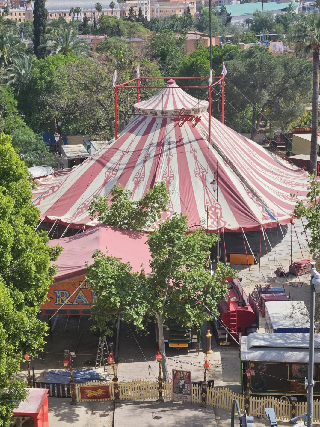 Vecinos del Malecón piden sancionar al Ayuntamiento por el circo instalado junto al BIC Vecinos del Malecón piden sancionar al Ayuntamiento por el circo instalado junto al BIC