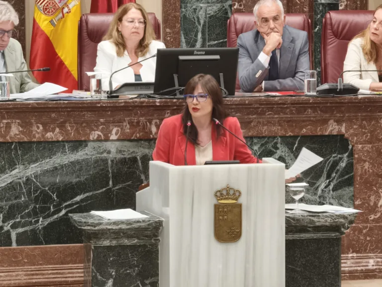 López Miras y Ayala, señalados por el PSOE por la trama de las prótesis
