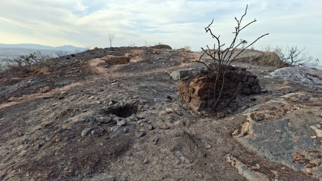 Restos_castillo_Garres_calcinados_Huermur Huermur lleva a Fiscalía el incendio que calcinó el Castillo de Los Garres
