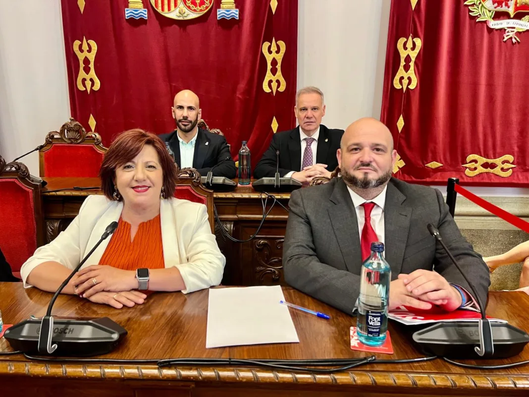 Torres acusa a Arroyo de gobernar en minoría tras fracasar la moción por un voto