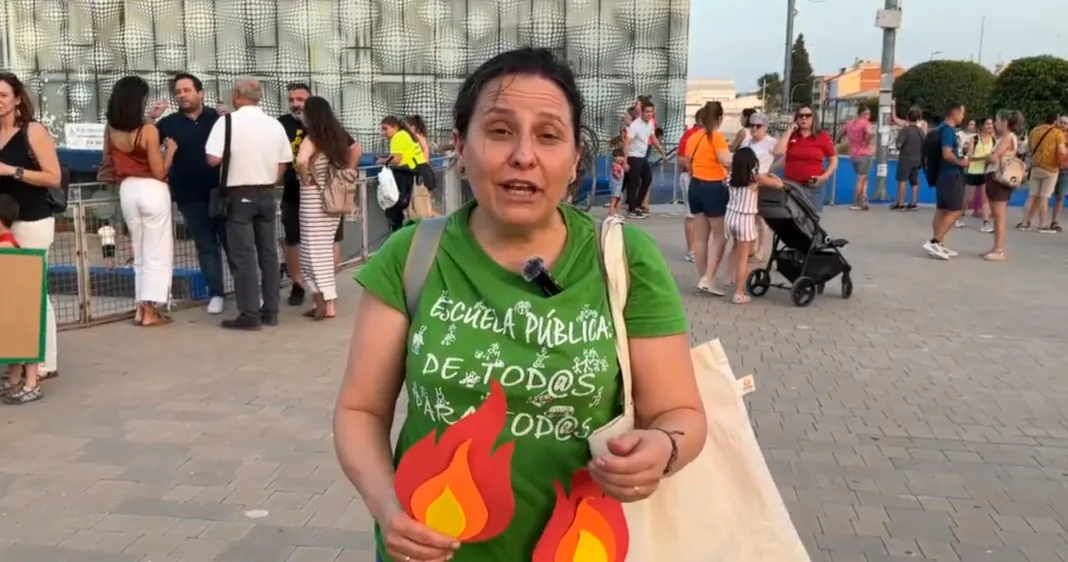 La comunidad educativa lleva a Las Torres de Cotillas las protestas contra el calor en las aulas La comunidad educativa lleva a Las Torres de Cotillas las protestas contra el calor en las aulas