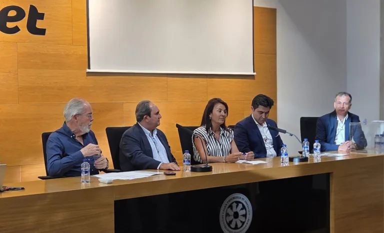 Mercedes Pérez rompe el techo del transporte murciano