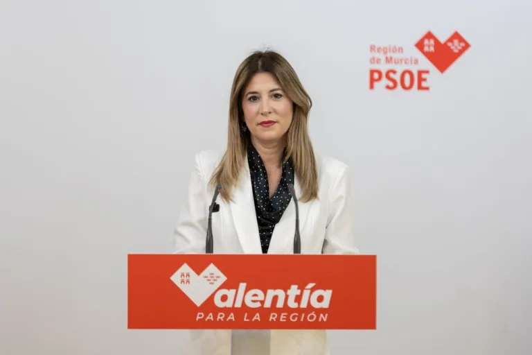 El PSOE acusa a López Miras de gastar 100 millones en propaganda televisiva