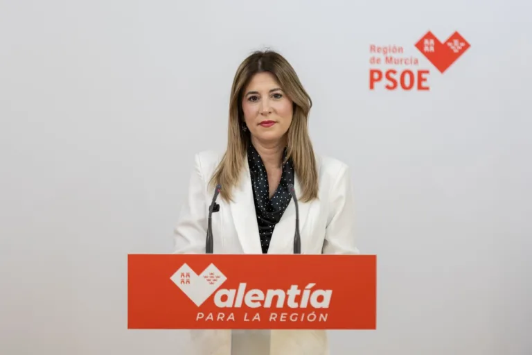 El PSOE exige responsabilidades por el descalabro de las oposiciones docentes
