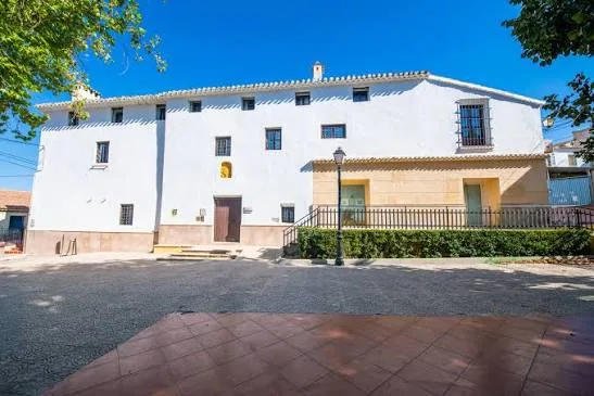 ALBERGUE DE COY El PSOE pide declarar BIC la Casa Grande de Coy tras el intento de demolición