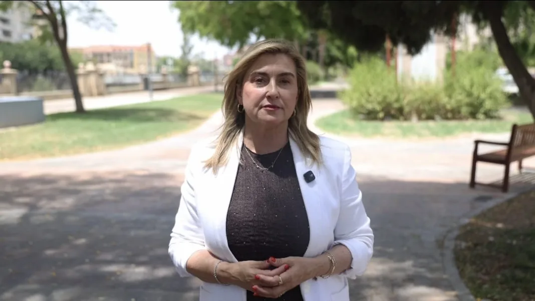 Carmina Fernández El PSOE acusa al PP de bloquear explicaciones sobre la crisis de los bomberos