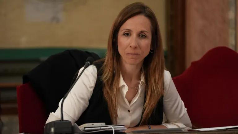 El PSOE acusa a Pilar Torres de usar un consejo municipal para hacer propaganda del PP