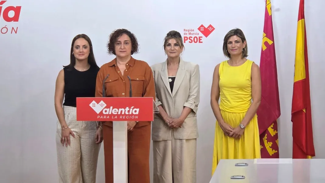 FOTO_CaridadRives (002) El PSOE acusa a López Miras de abandonar a 14.000 dependientes