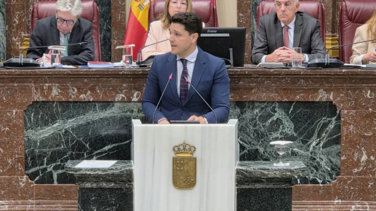 El PSOE destaca la inversión récord de 2.559 millones en becas