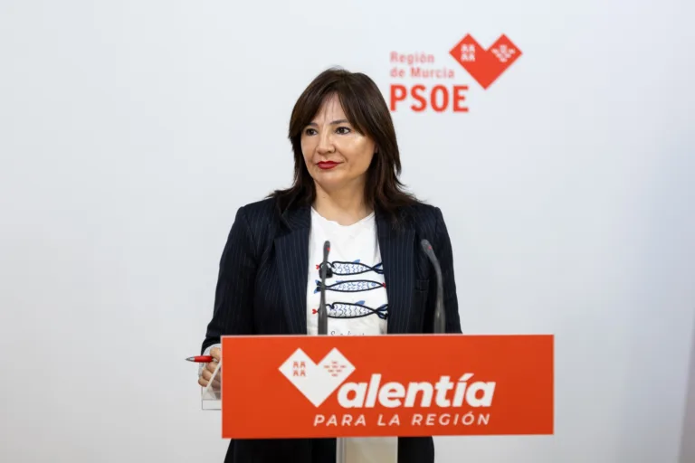El PSOE acusa a López Miras de ocultar las listas de espera sanitarias