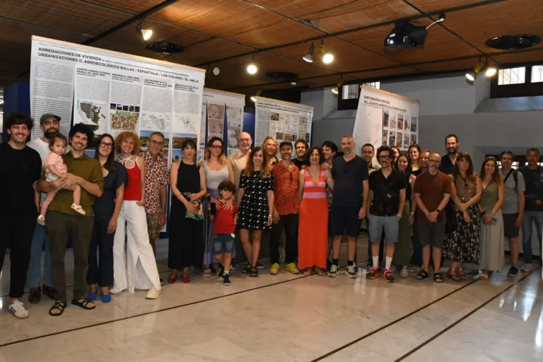 Una exposición en el COAMU explora cómo la vivienda transforma el paisaje mediterráneo
