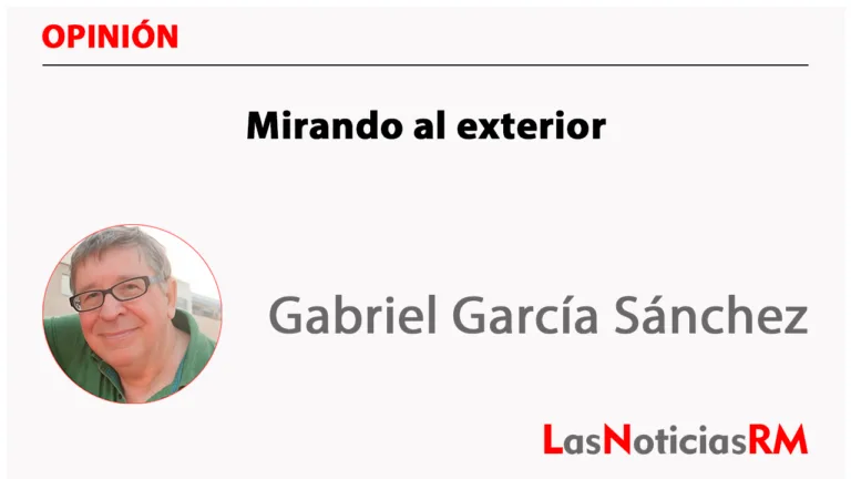 Mirando al exterior