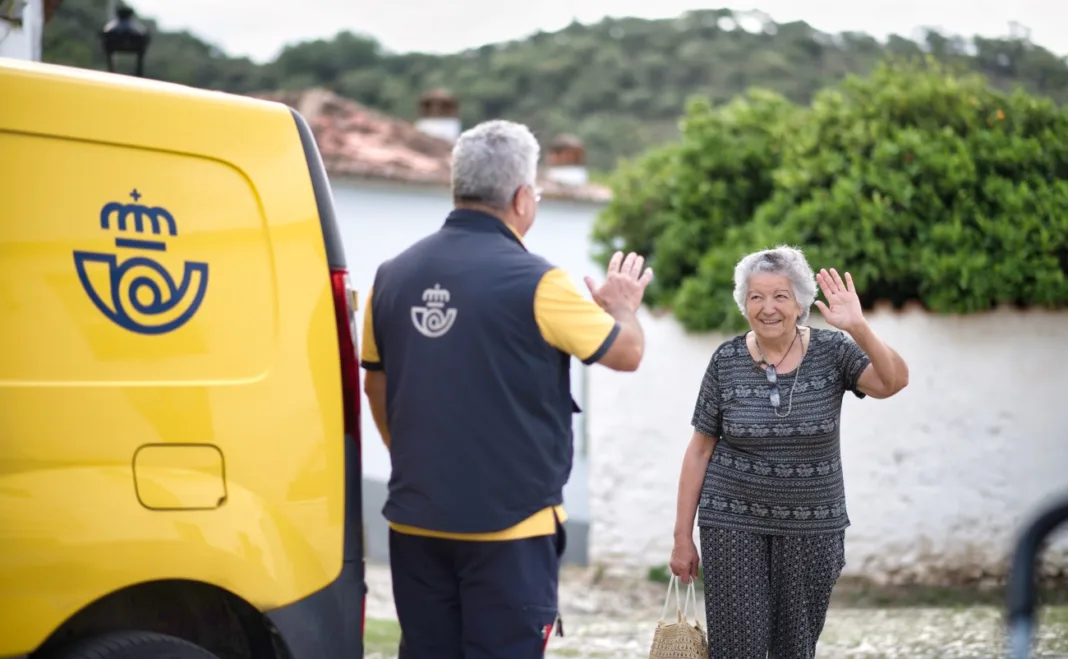 Correos amplía los servicios a domicilio en las zonas rurales de la Región