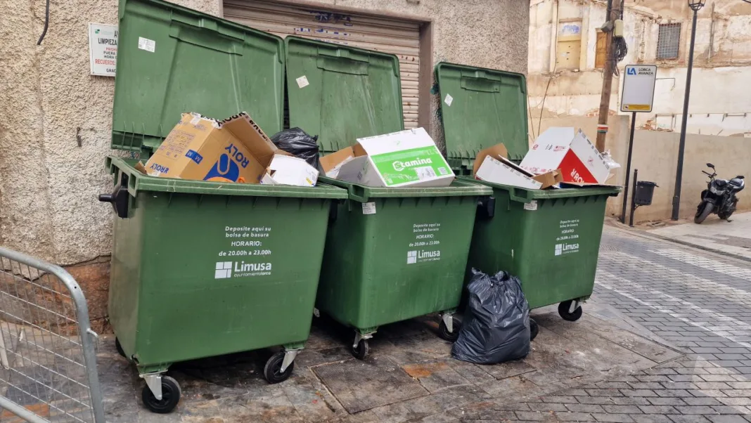 El PSOE denuncia fallos en la limpieza de Lorca pese a subir un 22% el recibo
