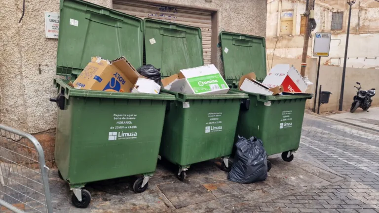El PSOE denuncia fallos en la limpieza de Lorca pese a subir un 22% el recibo