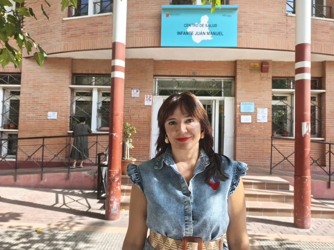 El PSOE denuncia esperas de 20 días para el médico y cierres sanitarios en verano