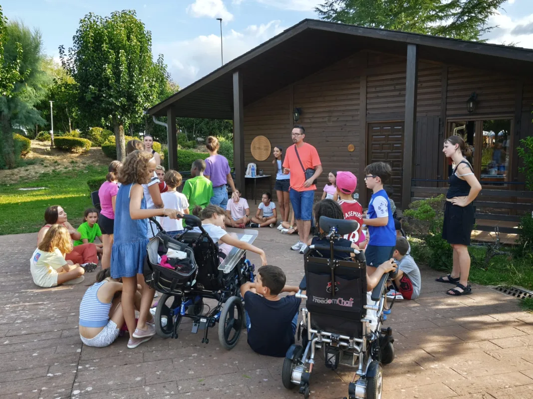 El Campamento ASPAYM cierra su XXIX edición tras doce días de inclusión y convivencia El Campamento ASPAYM cierra su XXIX edición tras doce días de inclusión y convivencia