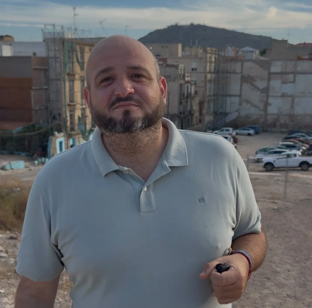 manolo torres El PSOE acusa a Arroyo de enterrar el patrimonio arqueológico del Monte Sacro