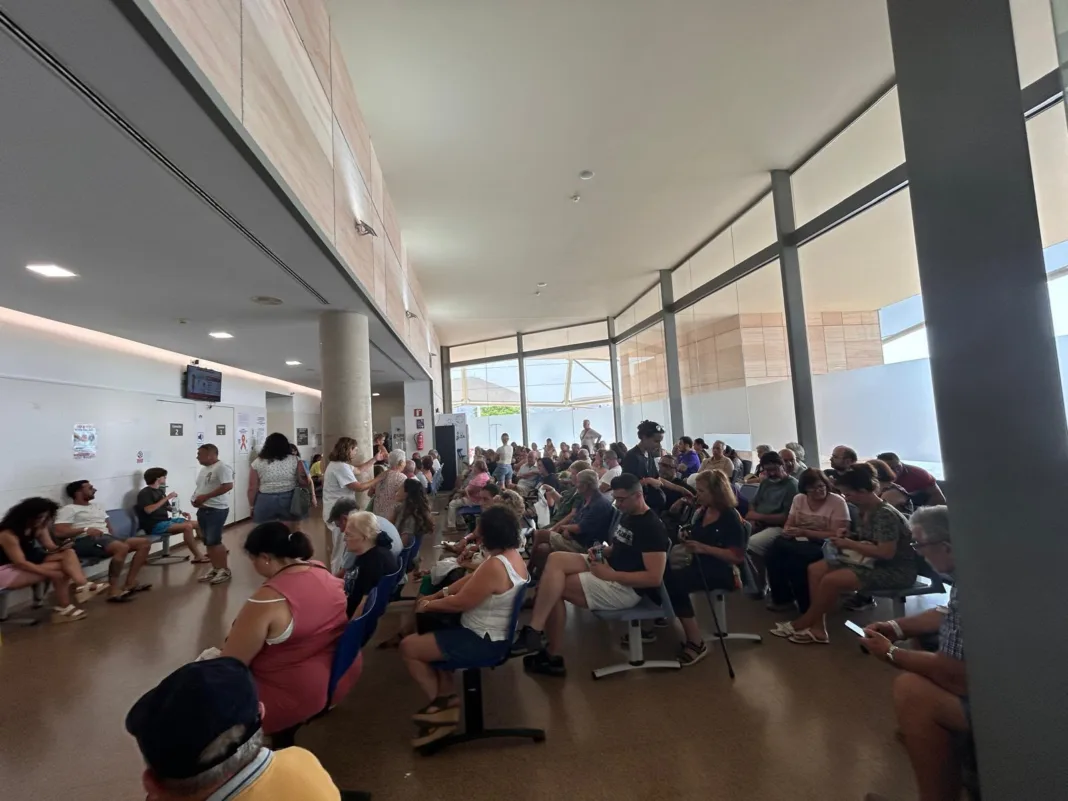 El PSOE denuncia esperas de más de ocho horas en Urgencias de Santa Lucía El PSOE denuncia esperas de más de ocho horas en Urgencias de Santa Lucía