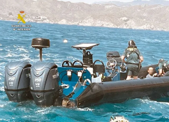 Detenidos cuatro patrones por trasladar migrantes a Murcia en pateras taxi Detenidos cuatro patrones por trasladar migrantes a Murcia en pateras taxi