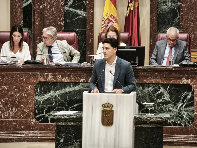 PP y Vox rechazan un plan para ampliar las plazas públicas de FP en Murcia