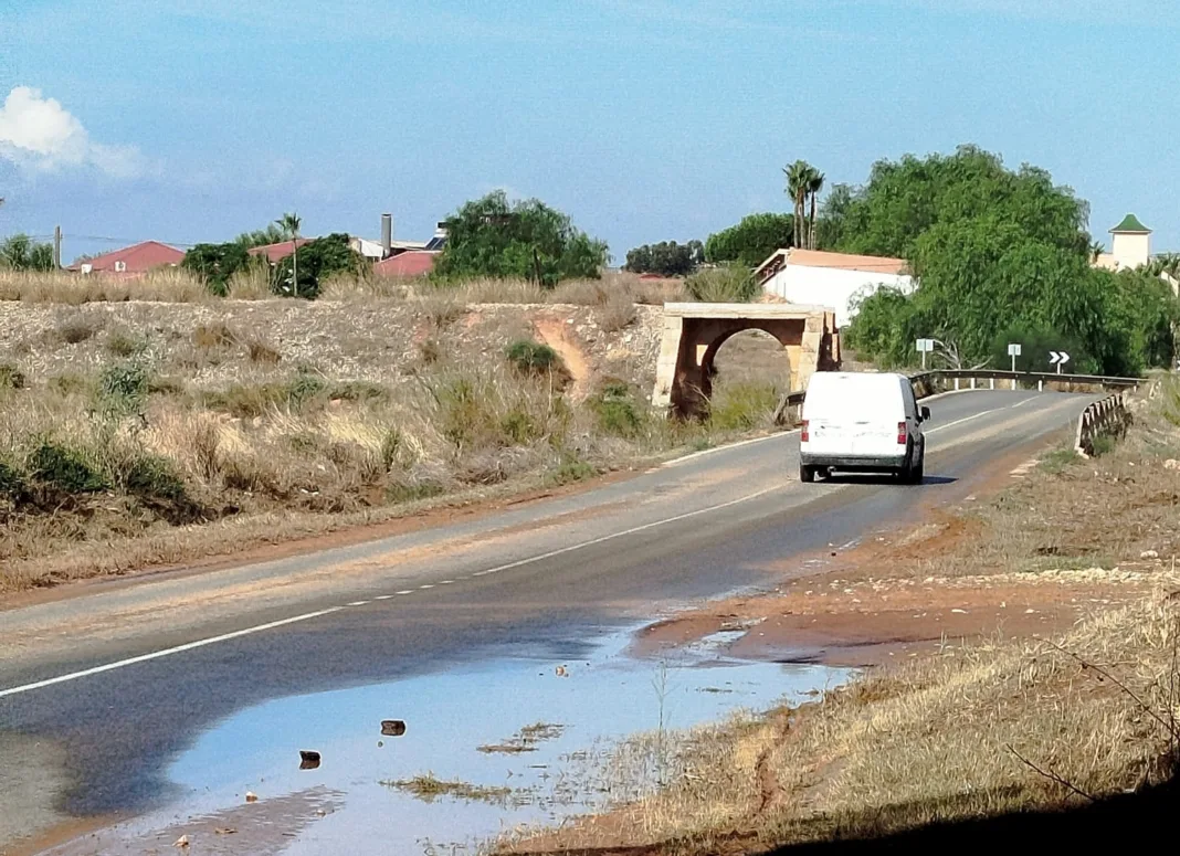 Foto Carretara del Sifón 3 El Camino del Sifón vuelve a inundarse con las obras sin licitar