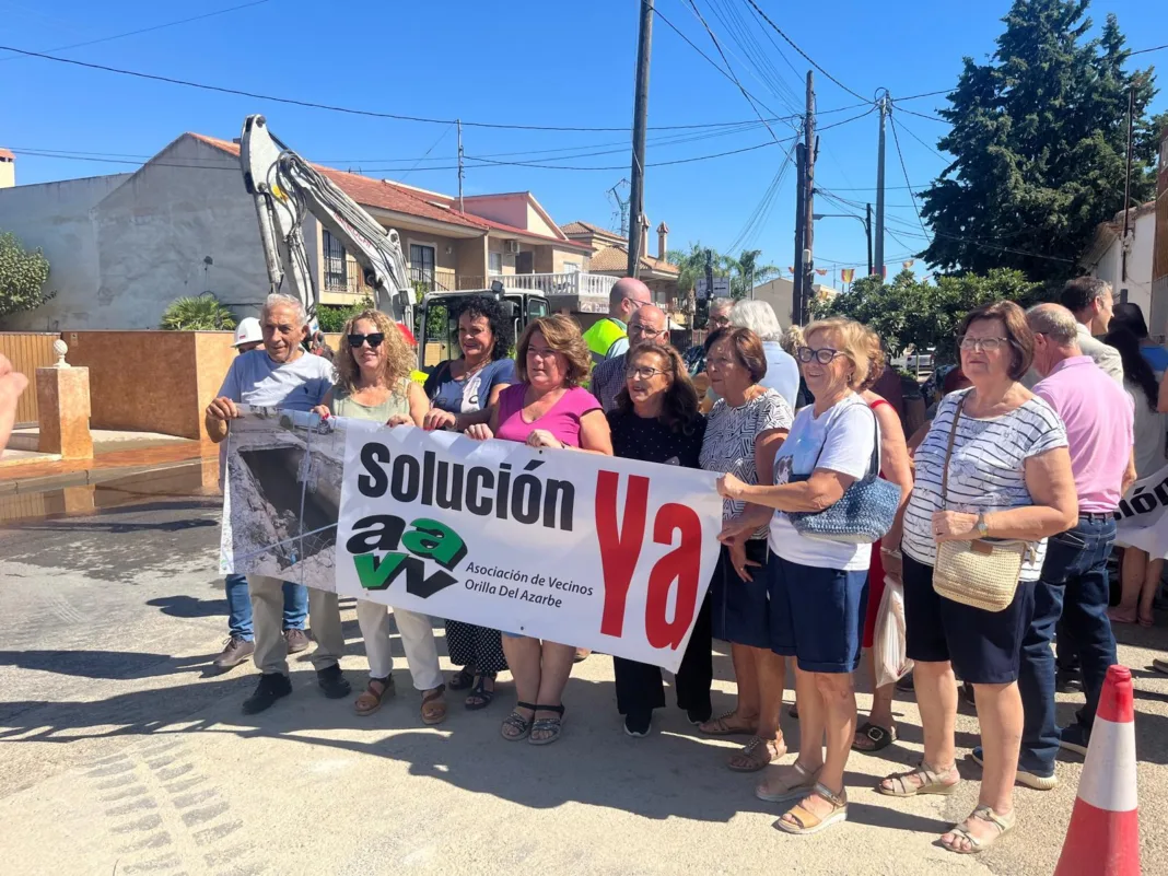 MANIFESTACIÓN VECINAL HOY EN ORILLA DEL AZARBE El PSOE acusa al PP de actuar tarde en los cimbrados de Orilla del Azarbe