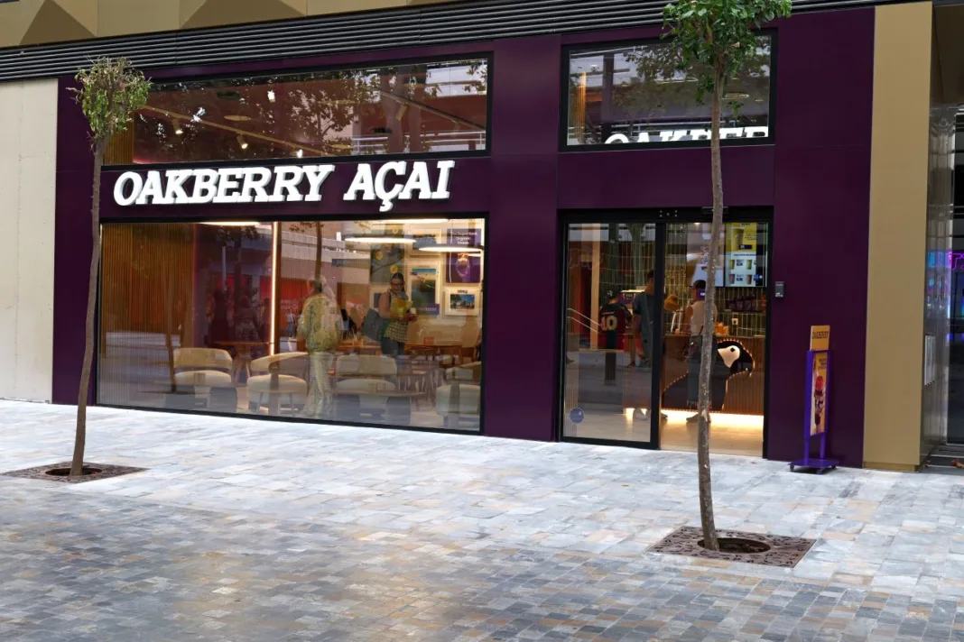 PRESENTACIÓN OAKBERRY MURCIA OAKBERRY abre en Murcia su primer establecimiento de açaí de la Región