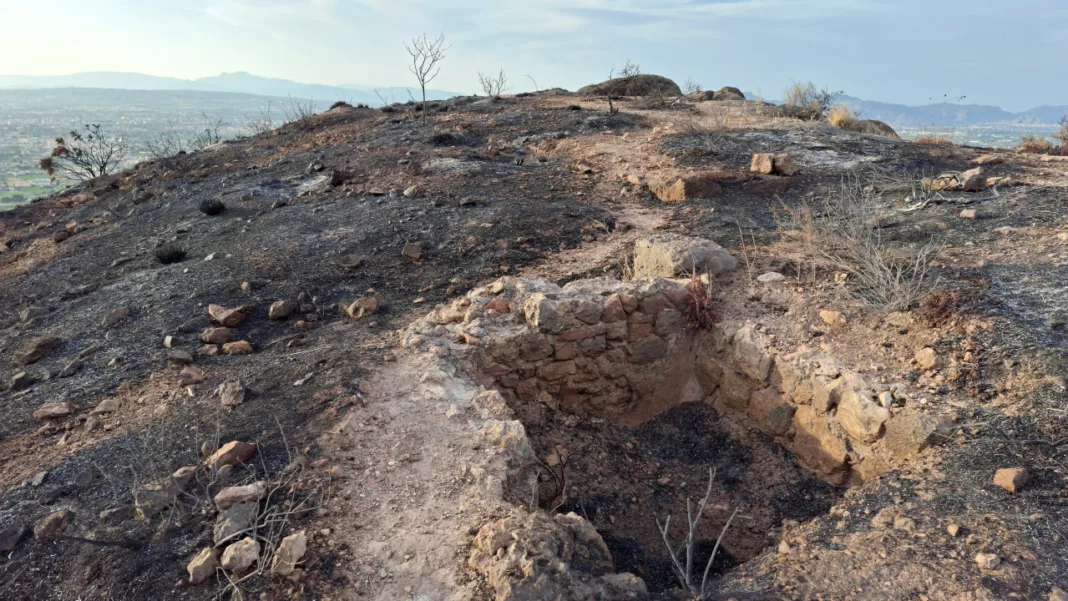 El fuego dañó restos del Castillo de Los Garres, según un informe municipal