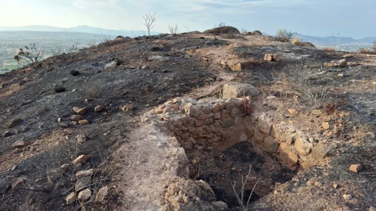 El fuego dañó restos del Castillo de Los Garres, según un informe municipal