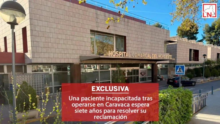 Una paciente incapacitada tras operarse en Caravaca espera siete años para resolver su reclamación