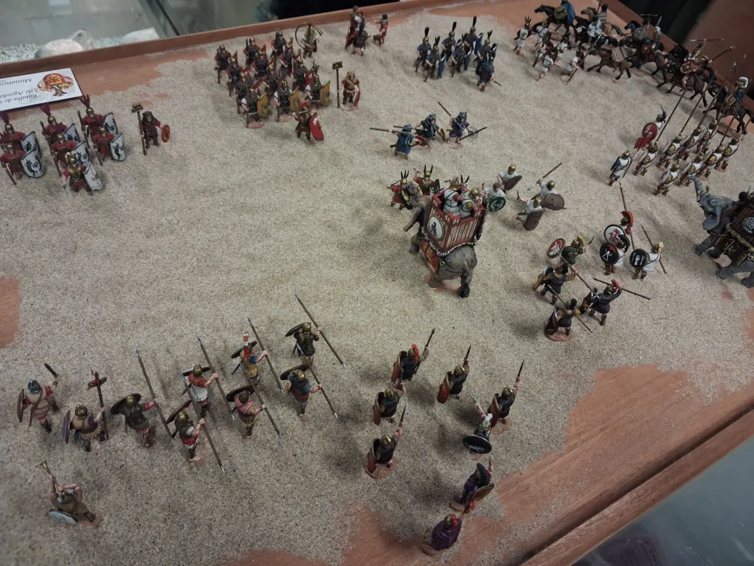 La batalla de Cannas revive en Cartagena con un diorama de 95 miniaturas La batalla de Cannas revive en Cartagena con un diorama de 95 miniaturas