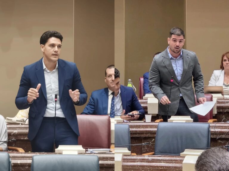 El PSOE denuncia ayudas sin pagar a 2.000 jóvenes y otros 2.000 alumnos en barracones