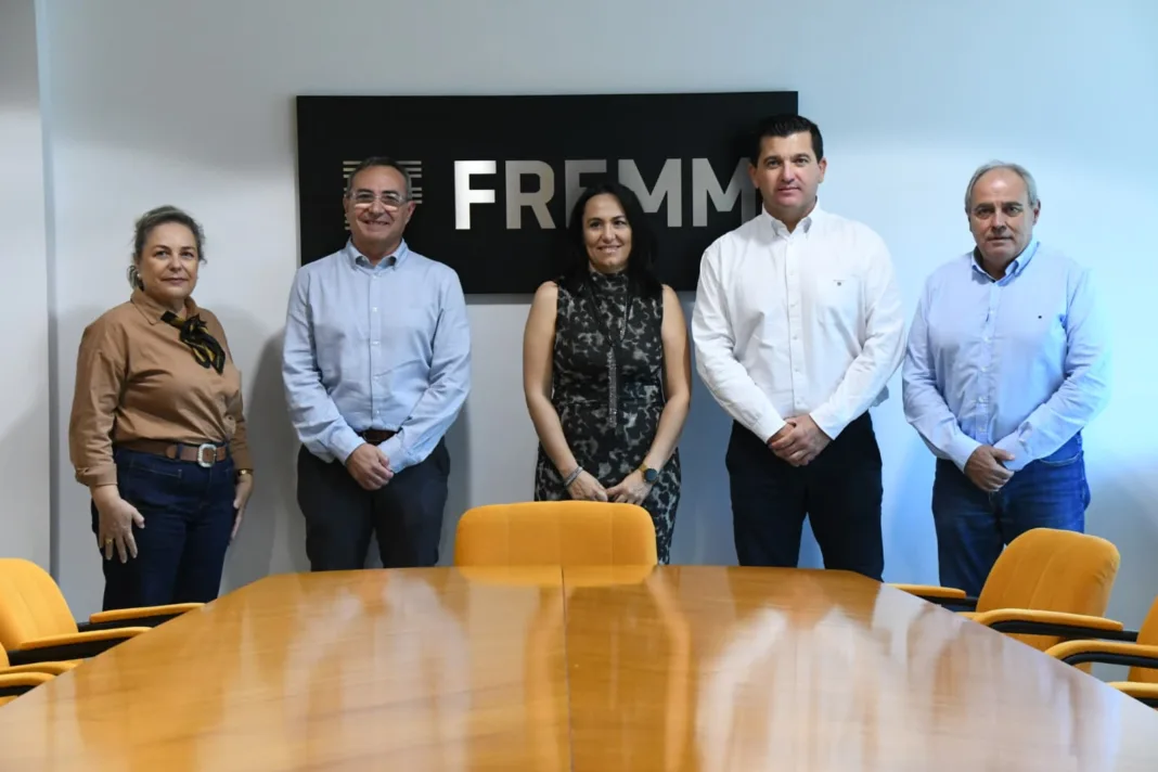 Empresas y consumidores se alían para mejorar las garantías de las renovables en Murcia