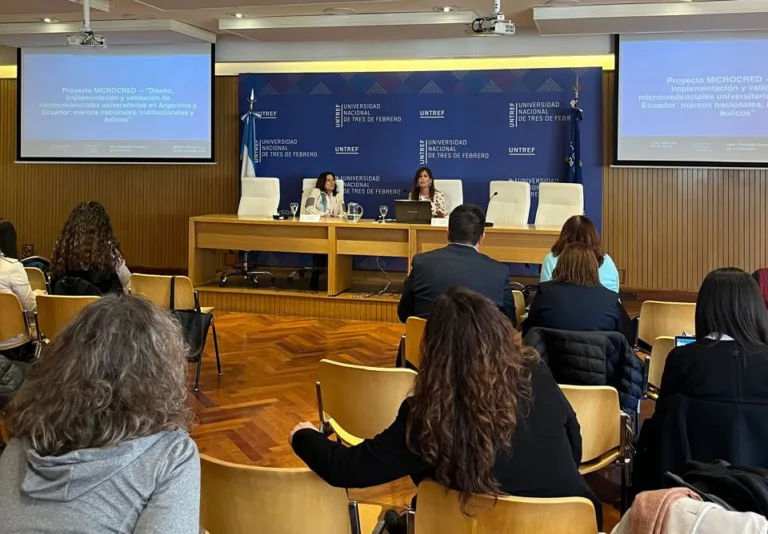 La Universidad de Murcia comparte en Argentina su experiencia en microcredenciales