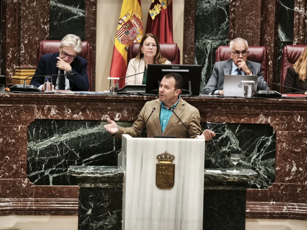 Fernando Moreno 21 octubre 2026 El PSOE denuncia que Ortuño prometió 50 bomberos y solo ha incorporado a uno