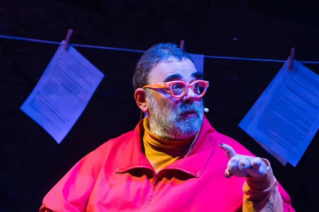 Bob Pop lleva a Calasparra su teatro más íntimo sobre la vulnerabilidad y la dependencia.