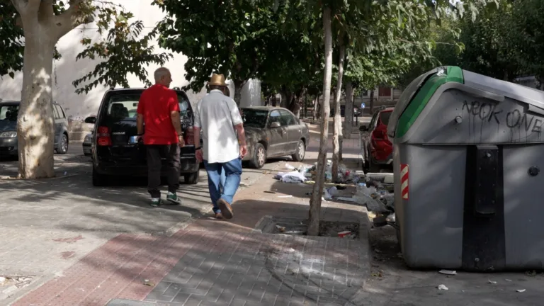 El PSOE denuncia años de abandono en La Paz y La Fama