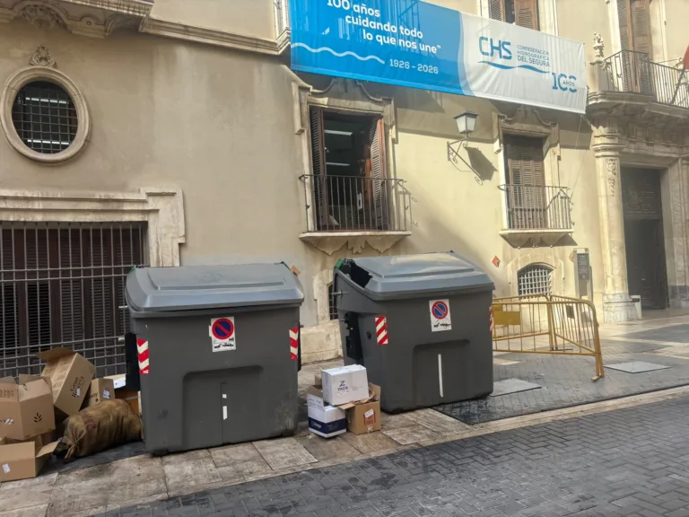 El PSOE denuncia que el PP incumple los plazos para reparar los contenedores de Murcia