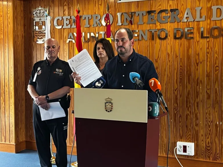 Los Alcázares reclama revisar los protocolos tras evacuar a 1.200 alumnos en pleno temporal