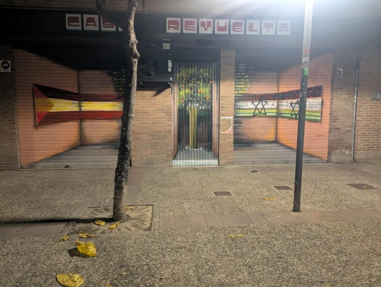 Vandalizan un mural del artista palestino Taqi Spateen en el barrio murciano de El Carmen