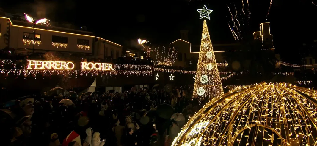 Cehegín y Aledo compiten por la iluminación navideña de Ferrero Rocher Cehegín y Aledo compiten por la iluminación navideña de Ferrero Rocher